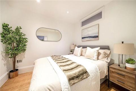 undefined, Sloane Gardens, London SW1W