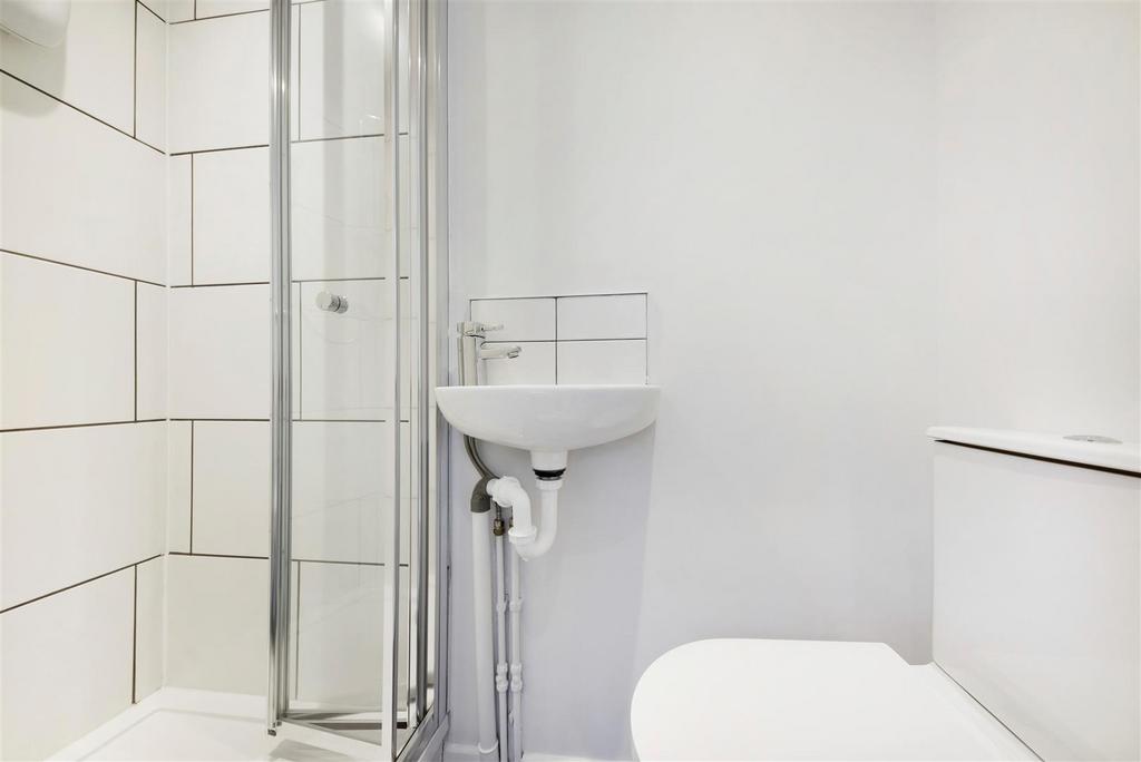 Flat-9-1-stanwick-road-W14-bathroom-shot.jpg