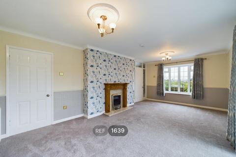 3 bedroom detached bungalow to rent, Elmfield Drive, Brandesburton, YO25