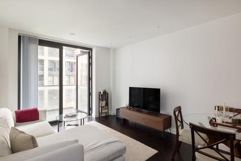 1 bedroom flat for sale, Haines House, Charles Clowes Walk, London SW11