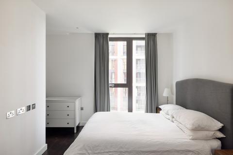 1 bedroom flat for sale, Haines House, Charles Clowes Walk, London SW11