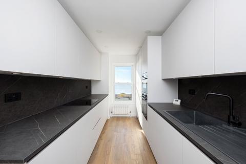 3 bedroom apartment for sale, Kings Road, Brighton BN1