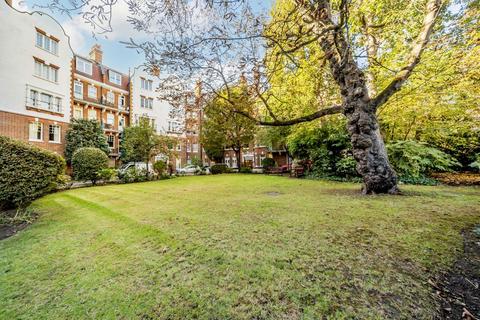 Kings Gardens, London NW6