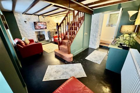 1 bedroom detached house for sale, Gyrn Goch, Caernarfon