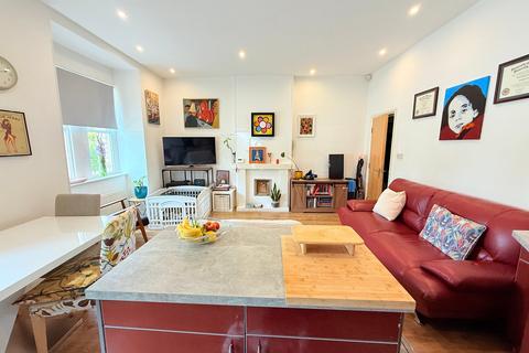 2 bedroom apartment for sale, Victoria Road, Shipley BD18