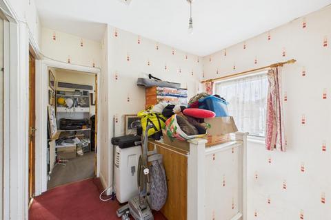 24 Longlands Avenue, Coulsdon, CR5 2QJ