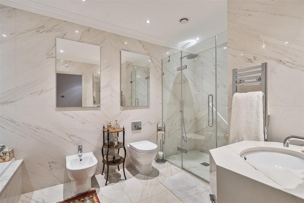 Ensuite
