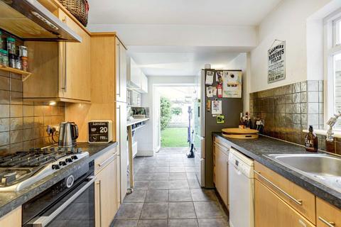 undefined, Gould Road, Twickenham TW2