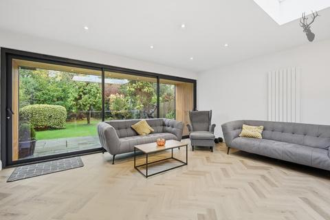 4 bedroom detached bungalow for sale, Lynceley Grange, Epping