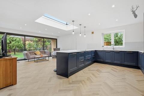 4 bedroom detached bungalow for sale, Lynceley Grange, Epping
