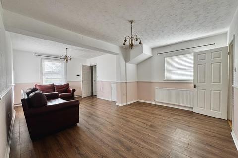 3 bedroom semi-detached house for sale, Marsh Road, Burnham-On-Crouch