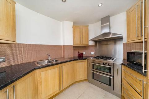 2 bedroom flat to rent, Coral Row, London SW11