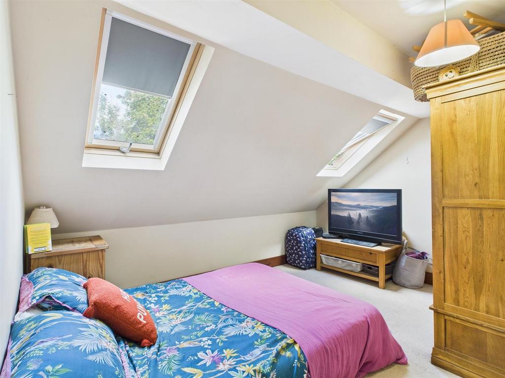 Bedroom 5.jpg