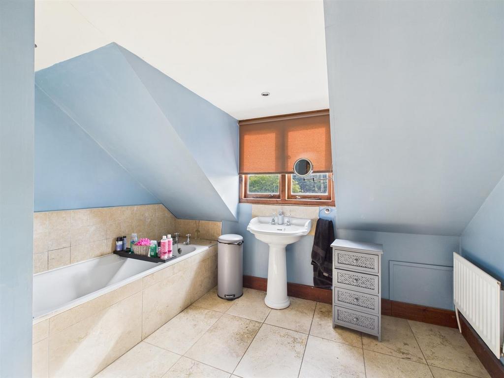 Family Bathroom.jpg