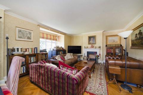 4 bedroom flat for sale, Finchley Road, London NW2