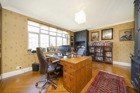4 bedroom flat for sale, Finchley Road, London NW2