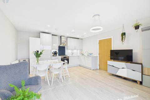2 bedroom flat for sale, The Arc, High Street, Aylesbury