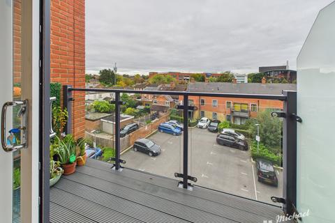 2 bedroom flat for sale, The Arc, High Street, Aylesbury