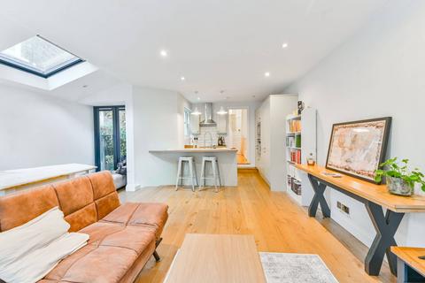 2 bedroom flat for sale, Warriner Gardens, Battersea Park, London, SW11