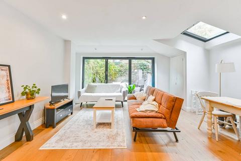 2 bedroom flat for sale, Warriner Gardens, Battersea Park, London, SW11