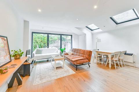 2 bedroom flat for sale, Warriner Gardens, Battersea Park, London, SW11