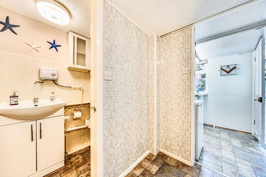 1369313-29-68f251...