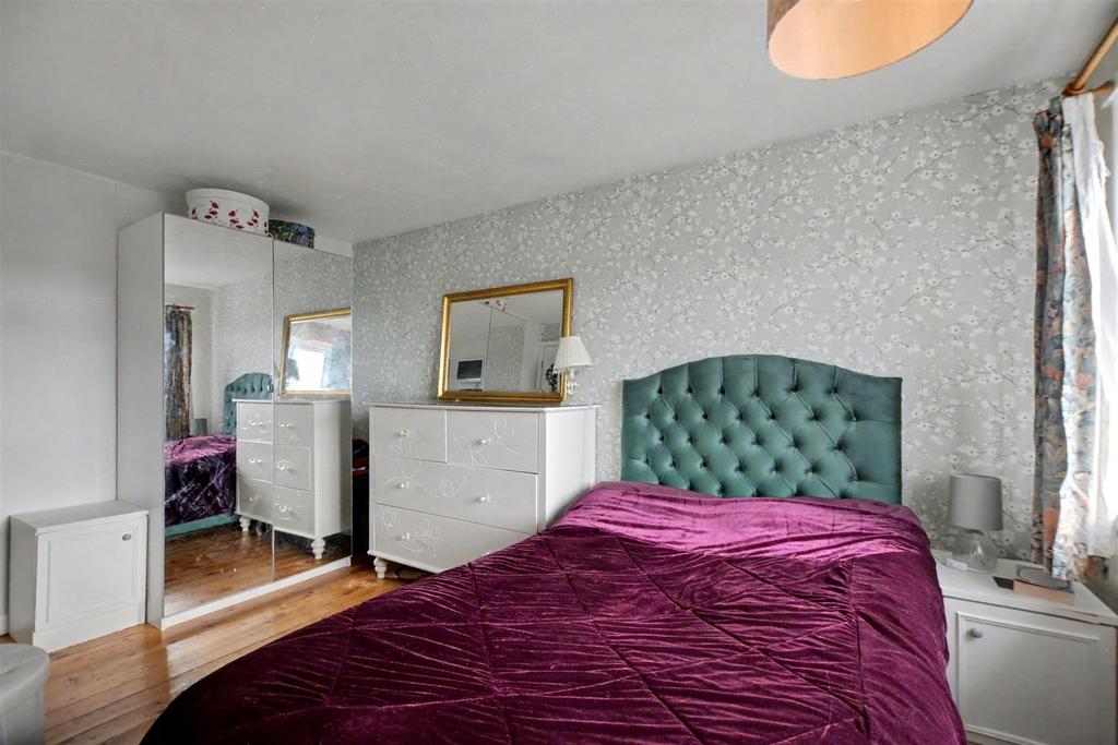 Bedroom 1 2.jpeg