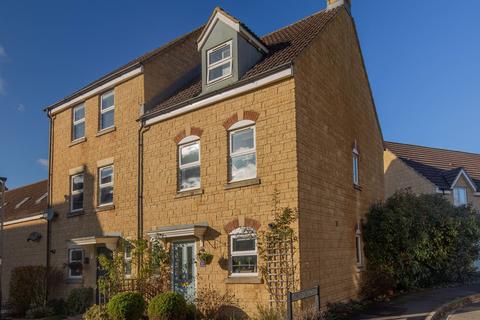 3 bedroom end of terrace house for sale, Avenue De Gien, Malmesbury, SN16