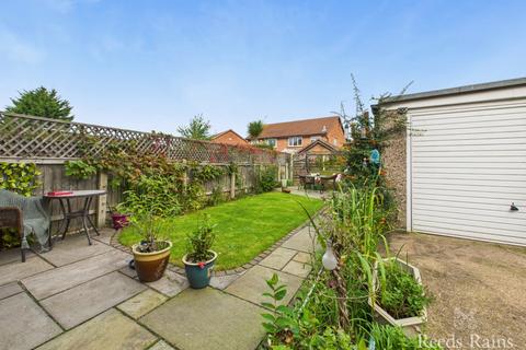 3 bedroom semi-detached house for sale, Kildale Close, East Yorkshire HU8