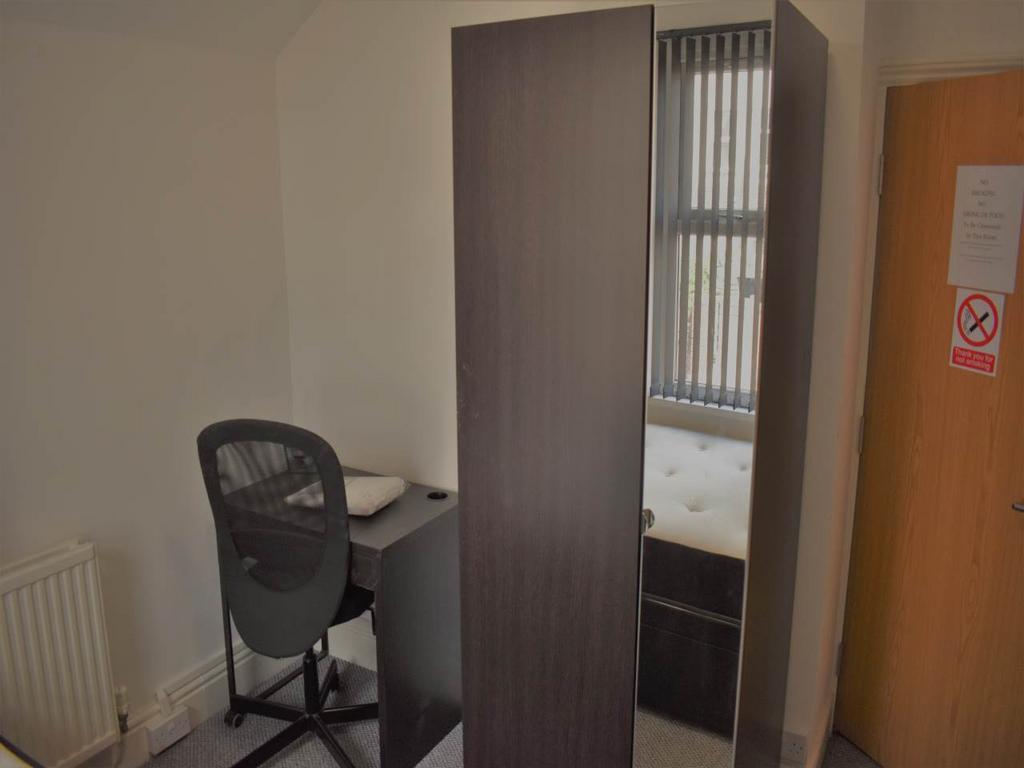 First Floor Rear Bed