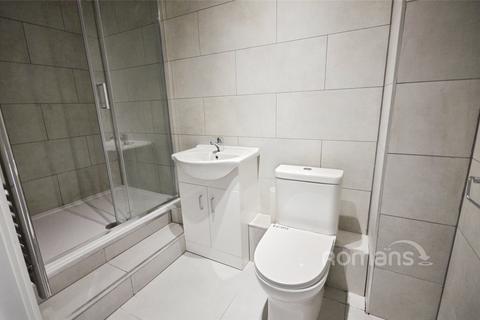 2 bedroom flat to rent, The Broadway, Farnham Common, Slough, SL2