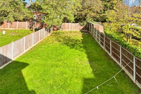 122 Great North Road, Woodlands, Doncaster, DN6 7HT