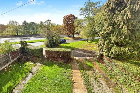 122 Great North Road, Woodlands, Doncaster, DN6 7HT