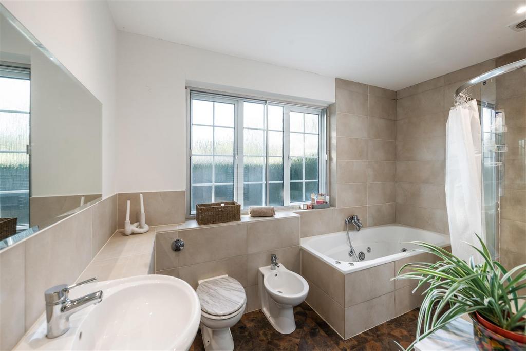 The Oaks more internals11.jpg