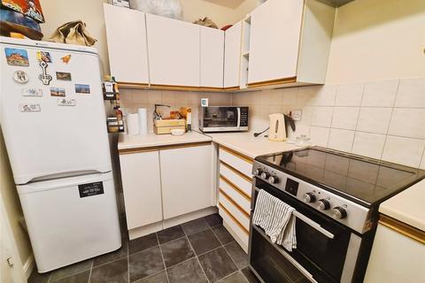 1 bedroom flat to rent, Winn Road, Hampshire SO17
