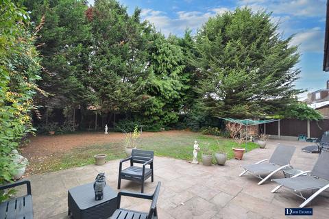 5 bedroom detached house for sale, Brentwood Road, Gidea Park, Romford, RM2