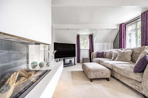 3 bedroom apartment to rent, Ravenswood House, Lower Hale, Farnham, Surrey, GU9