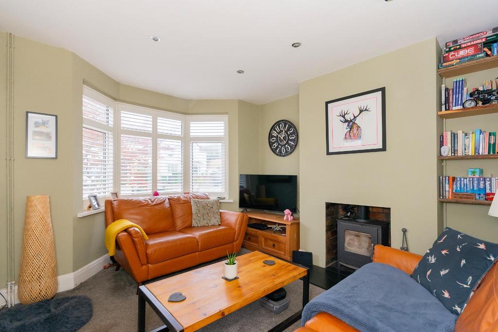 6 B7 RBR - Living Room B.jpg