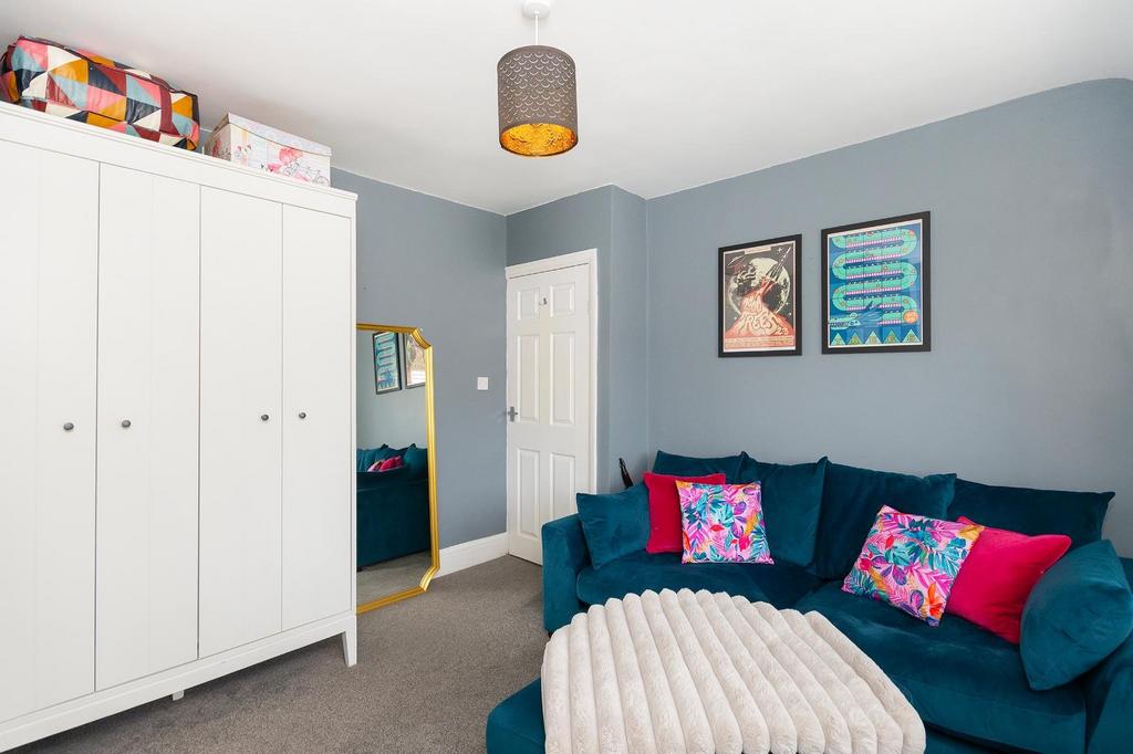 6 B7 RBR - Bedroom B.jpg