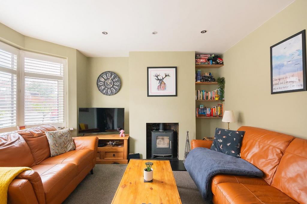 6 B7 RBR - Living Room C.jpg
