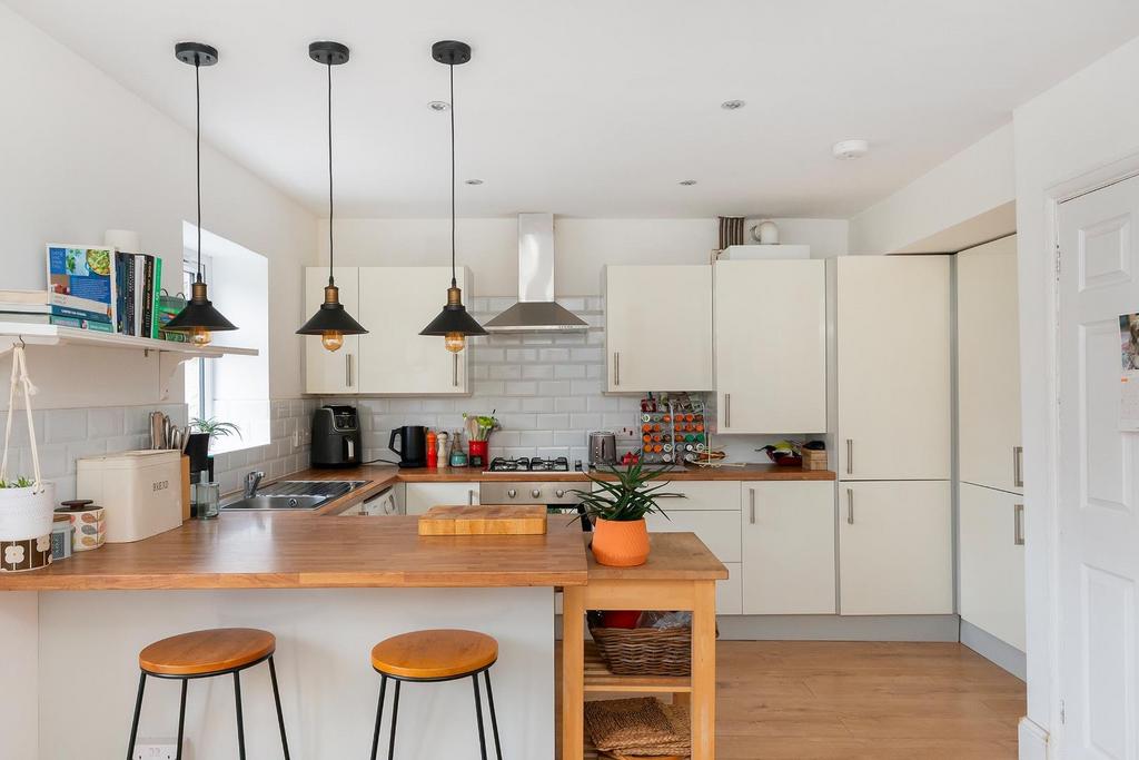 6 B7 RBR - Kitchen Diner D.jpg