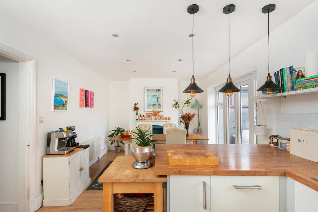 6 B7 RBR - Kitchen Diner I.jpg