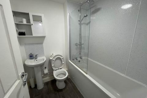 2 bedroom flat to rent, St James Street, Weston-super-Mare, North Somerset