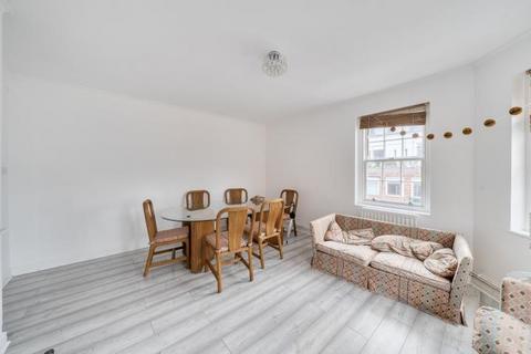 3 bedroom flat for sale, Middleton House, Causton Street, London, SW1P