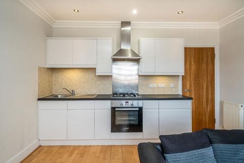 1 bedroom flat for sale, Old Town, London SW4