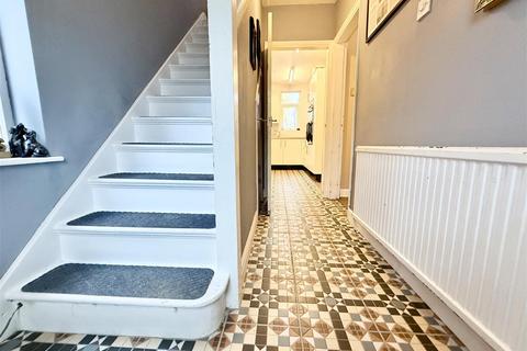 3 bedroom semi-detached house for sale, Mincing Lane, Rowley Regis