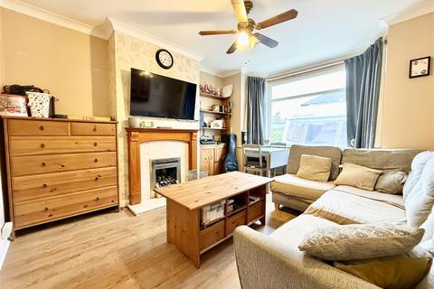3 bedroom semi-detached house for sale, Mincing Lane, Rowley Regis
