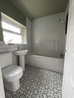 1 bedroom terraced house to rent, St James Road, DY1
