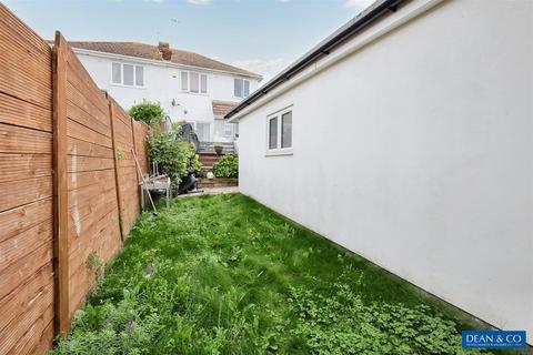 undefined, Gleton Avenue, Hove
