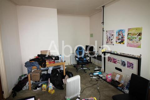 1 bedroom flat to rent, Kelso Road F2, Hyde Park, Leeds